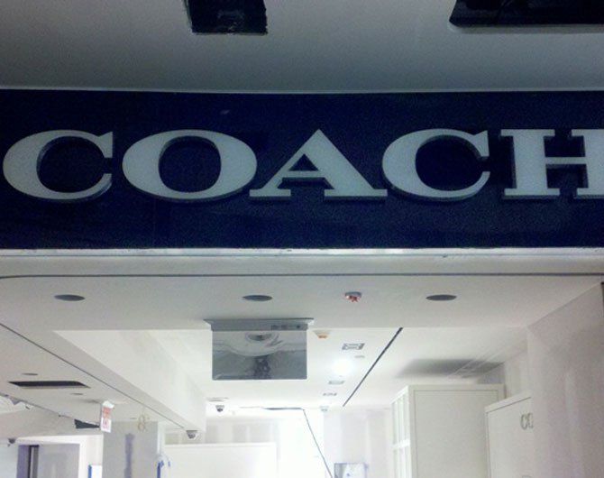 retail signs atlanta