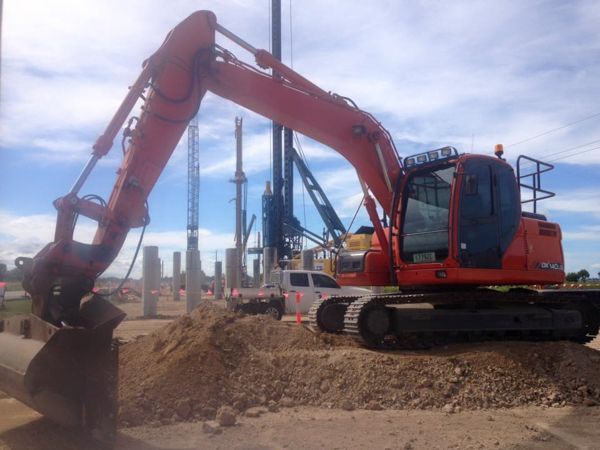 Doosan DX140LC (2008)