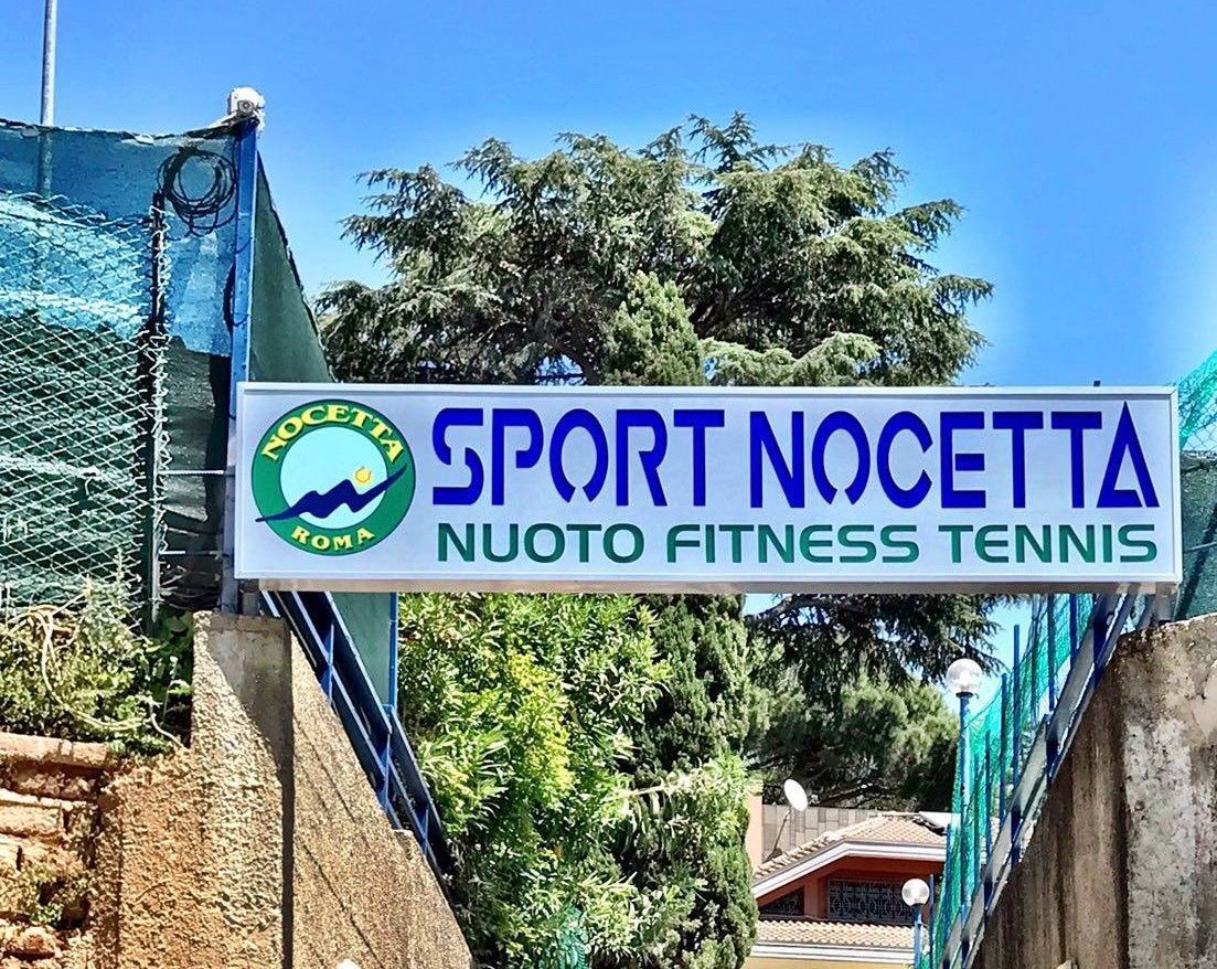 Cartello per Sport Nocetta, con scritta 
