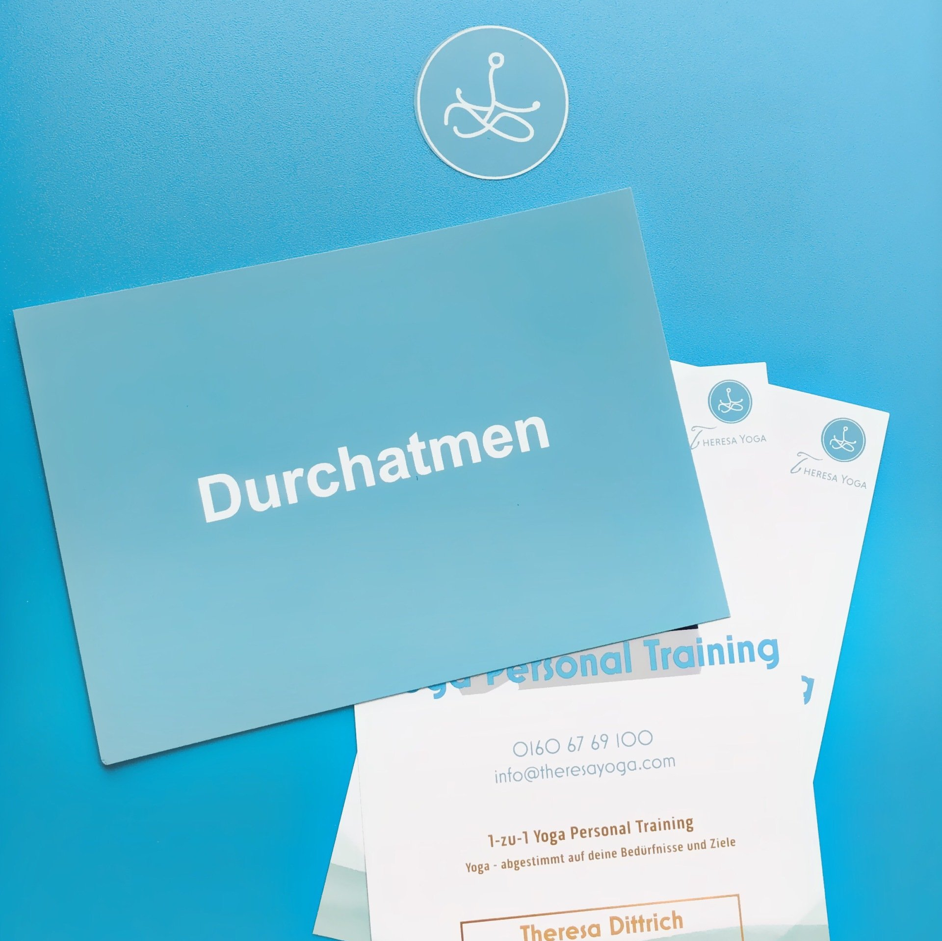 Duchatmen Postkarte und Theresa Yoga Logo