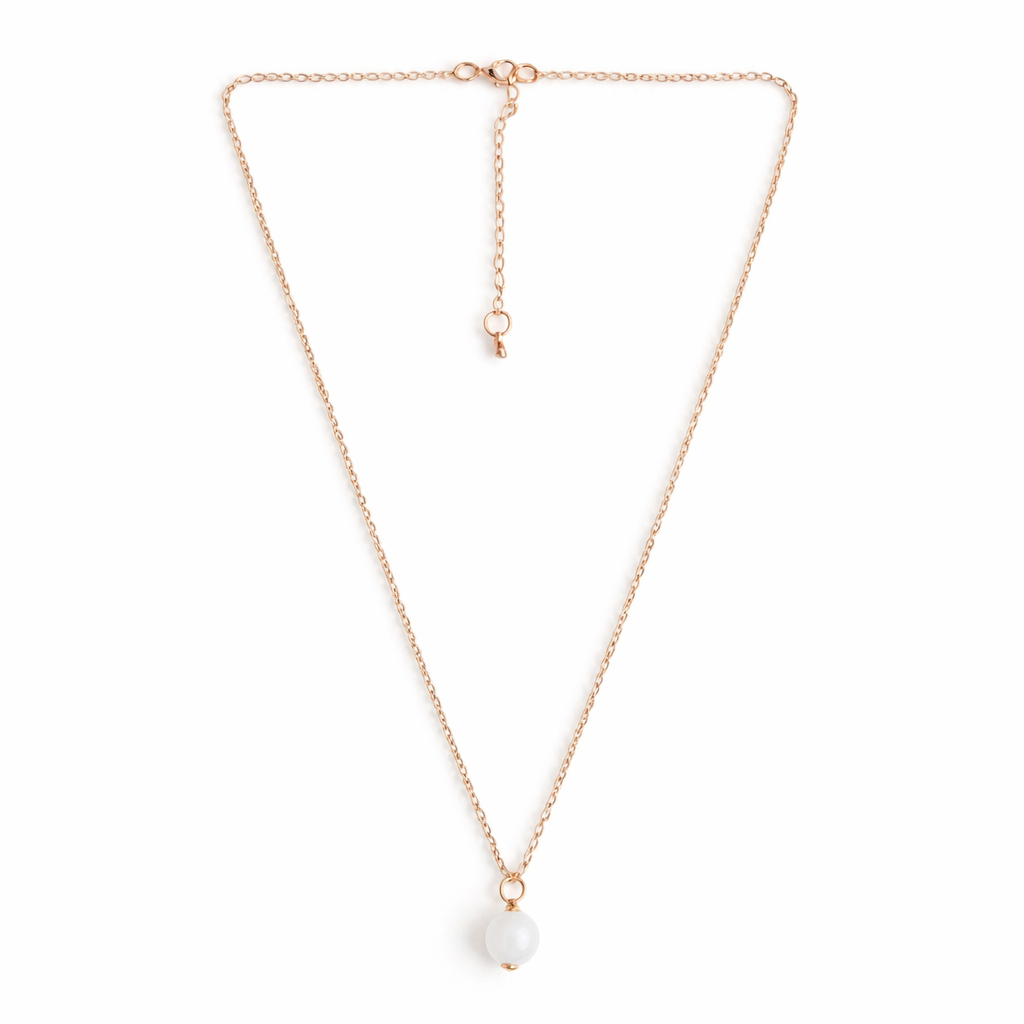 Goudkleurige rvs ketting met maansteen bedel, verstelbaar van 48 tot 54 cm, op witte achtergrond