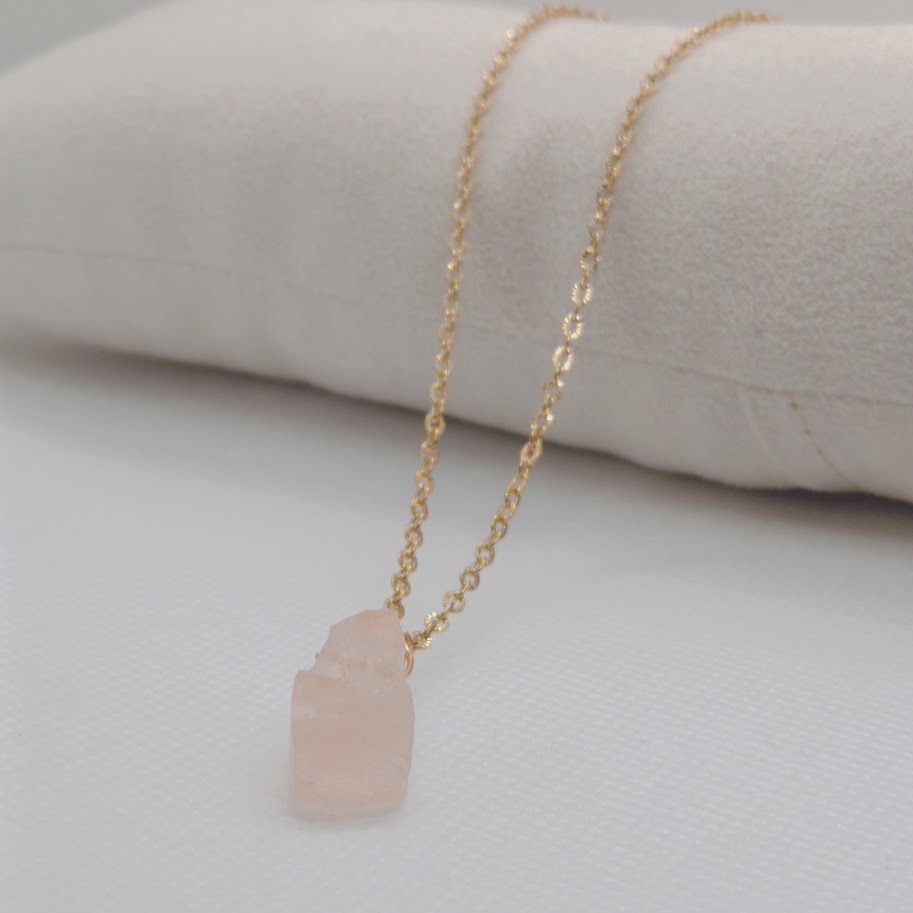 ruwe rozenkwarts ketting