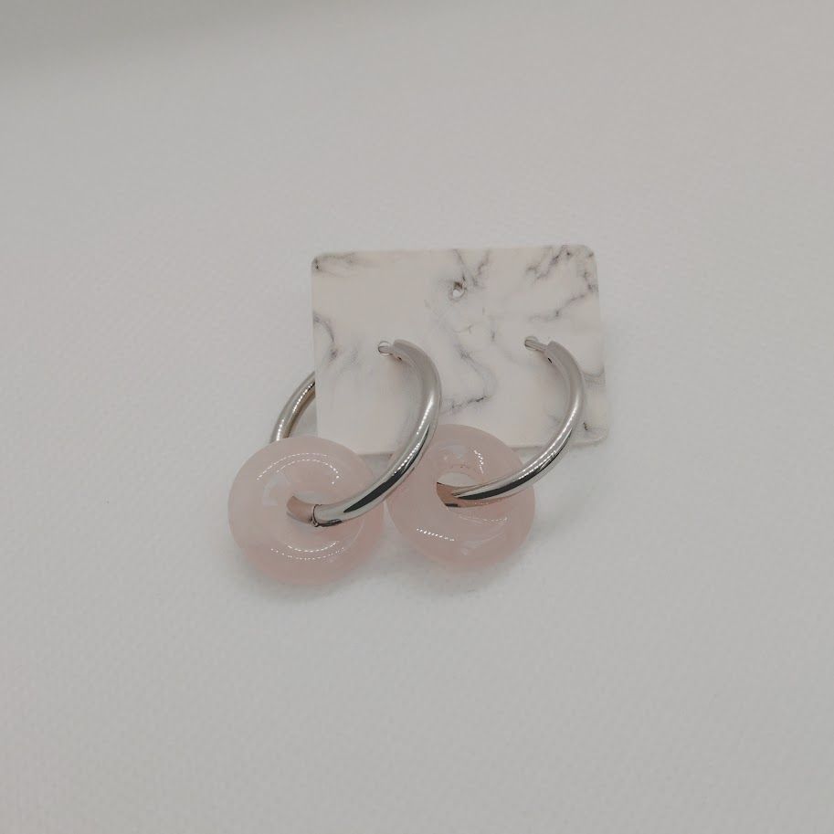 Romantische oorringen zilver van stainless steel met rozekwarts donuthangers