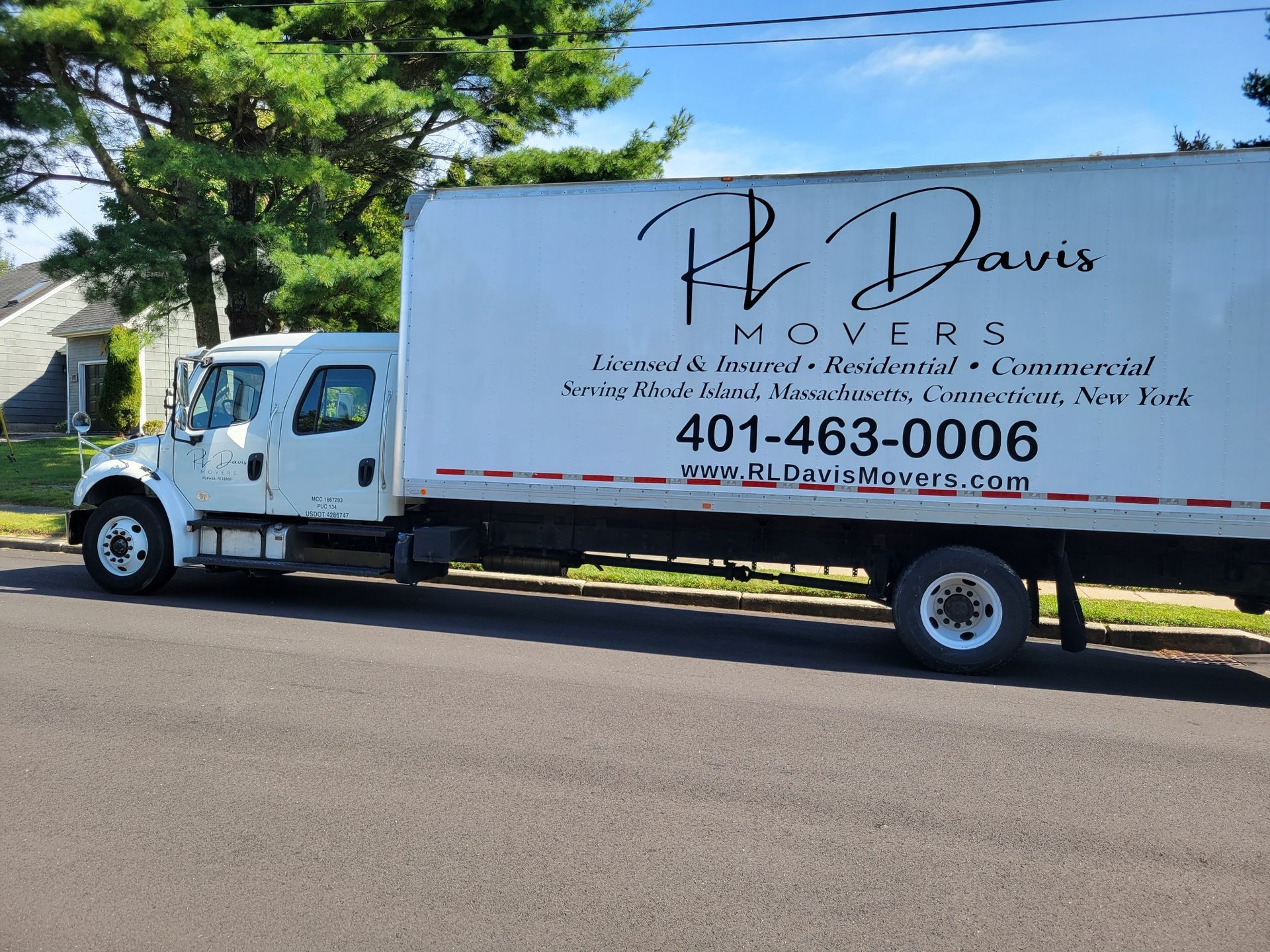 White moving truck with