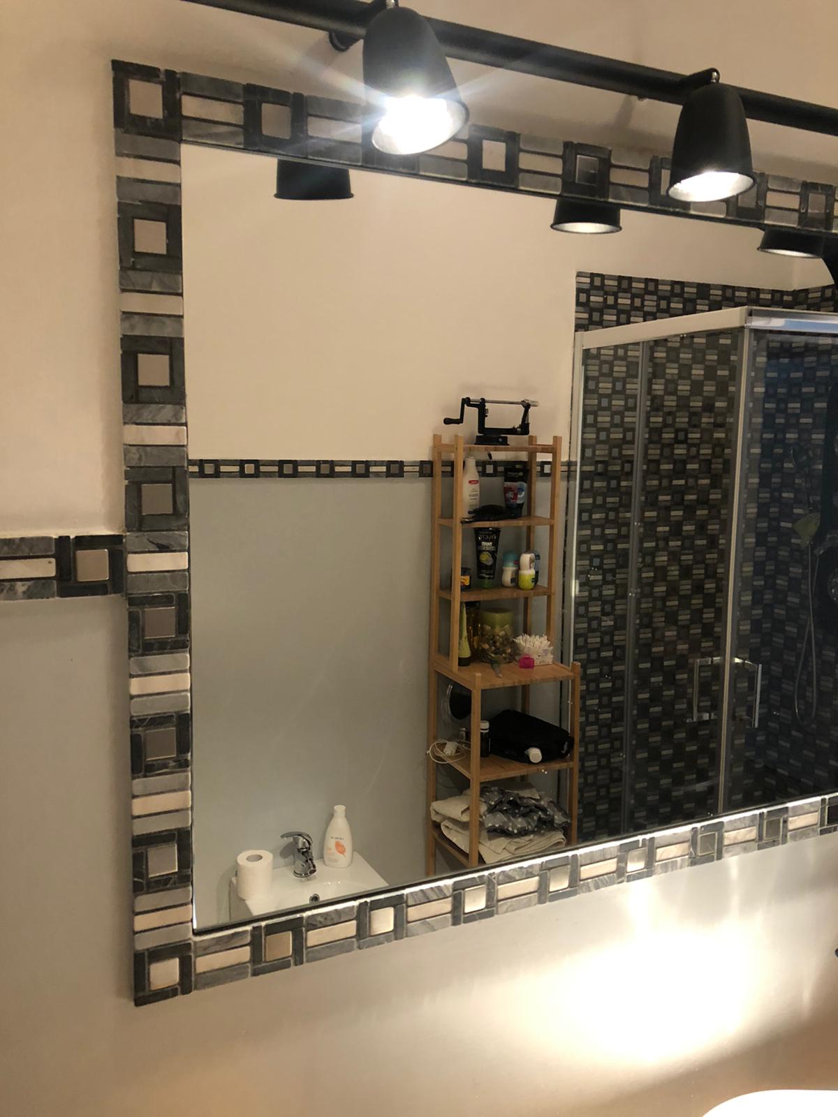 Cornice specchio con mosaico