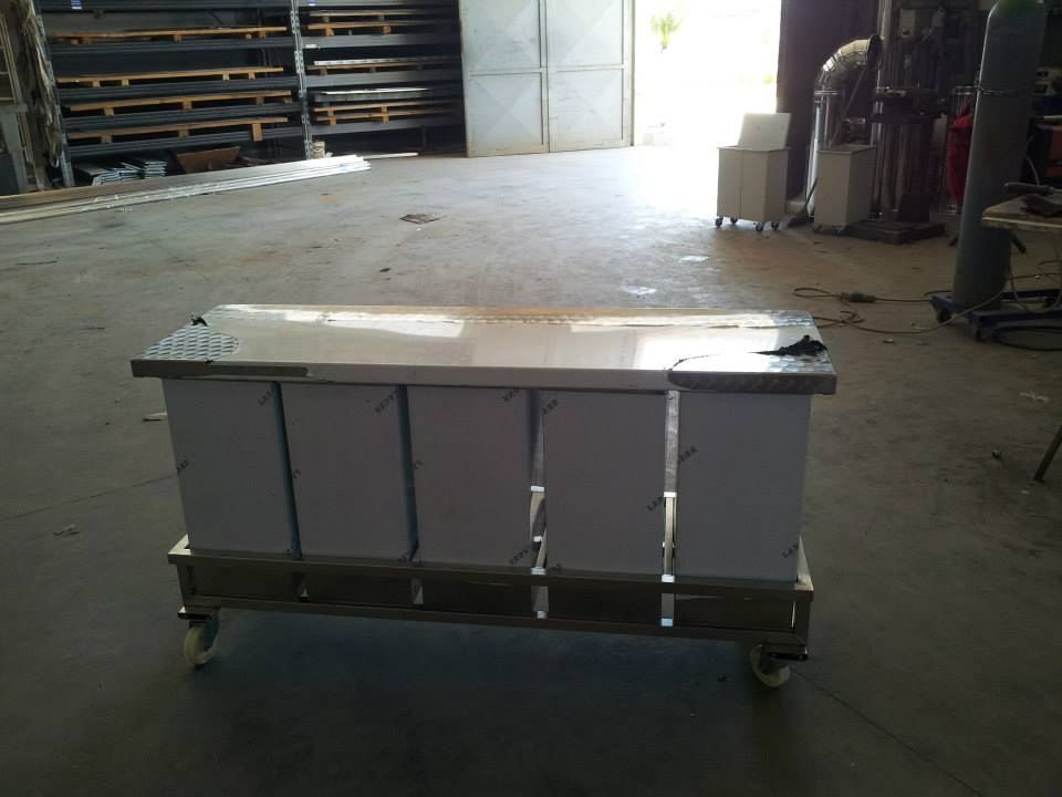 lavorazione in acciaio, cucina in acciaio, accessori cucina