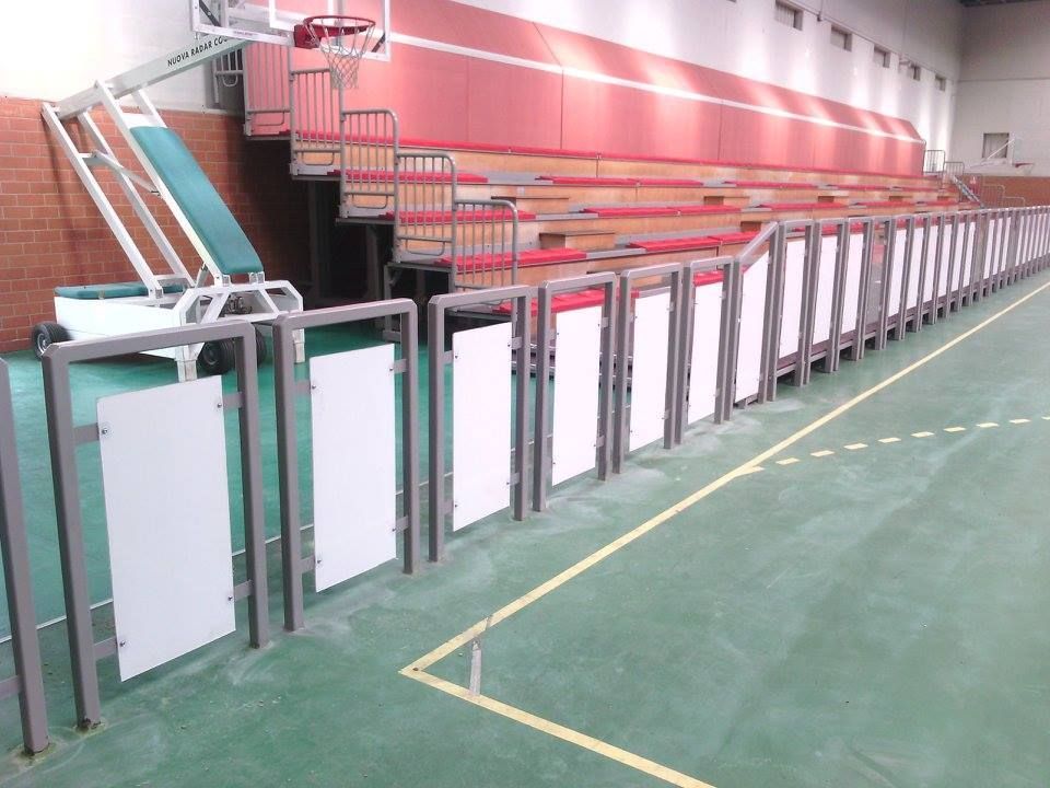 lavorazione in acciaio su misura, pedana spalti, balaustra, parapetto