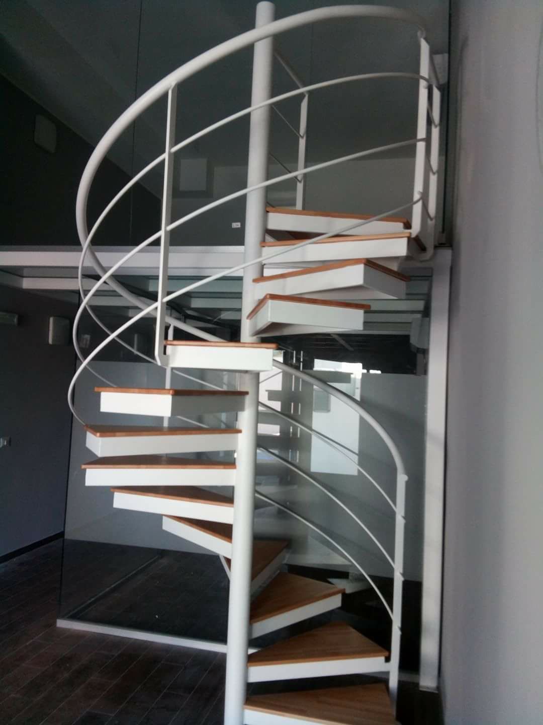 lavorazioni in acciaio, scala a chiocciola