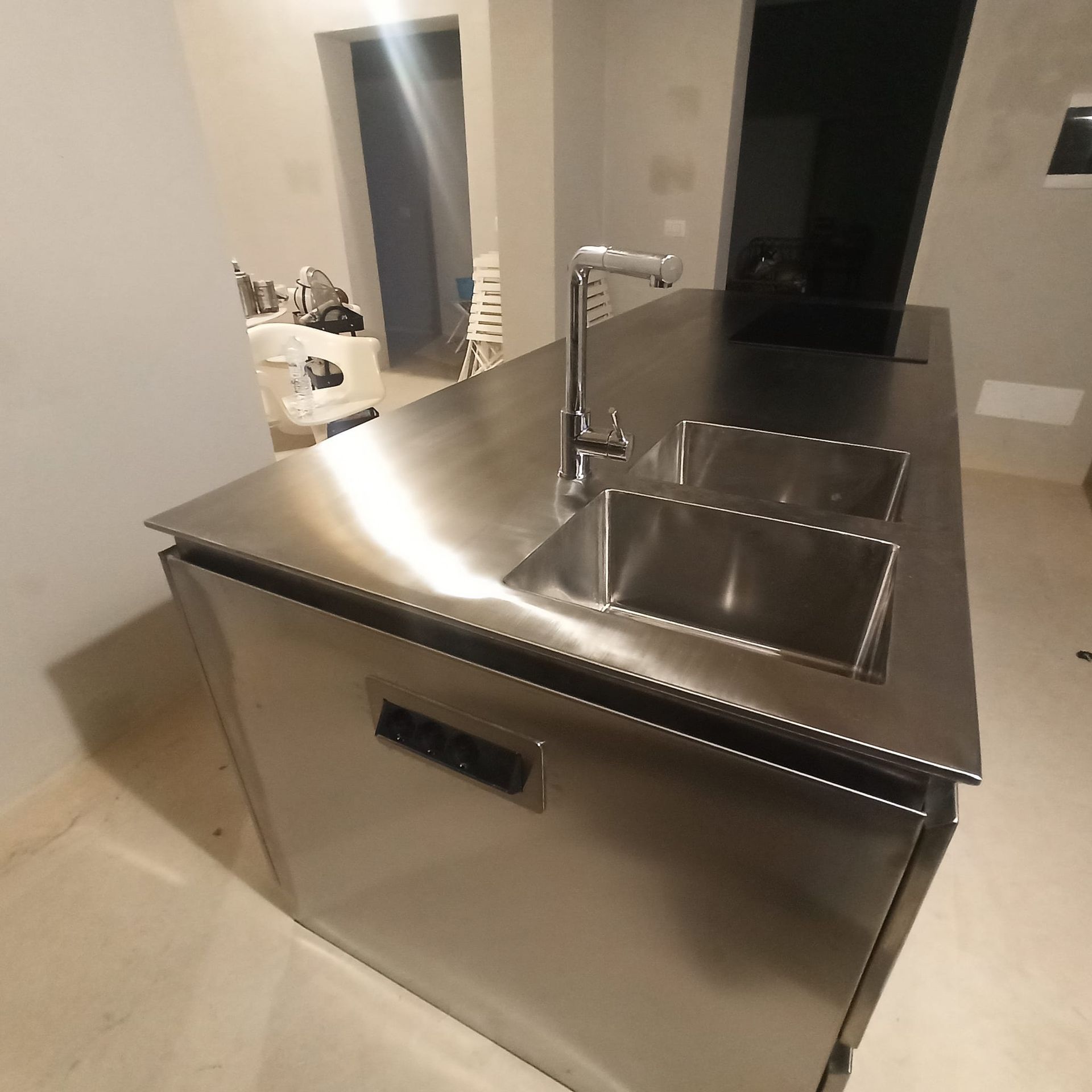 lavorazione in acciaio, cucina in acciaio