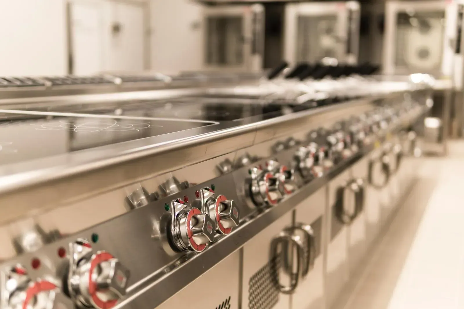 lavorazione in acciaio, cucina in acciaio