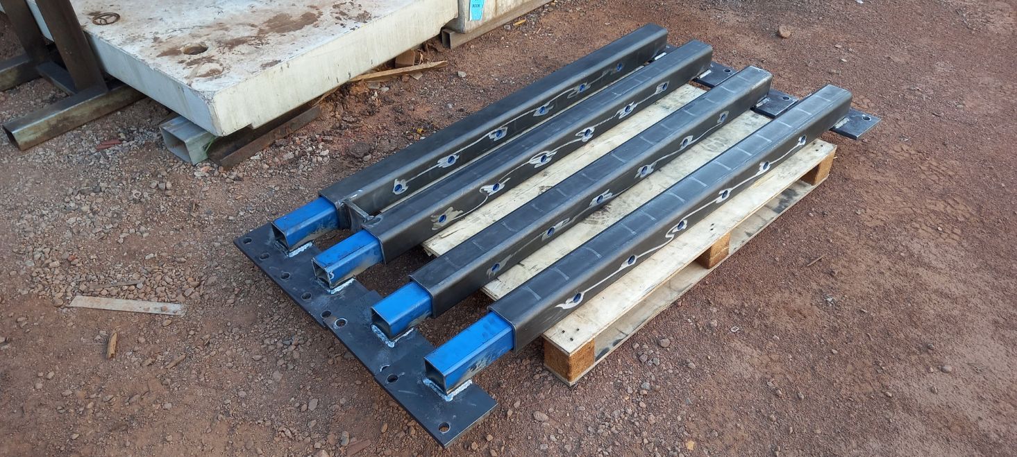 Ajustable Stays — Preston’s NT in Winnellie, NT