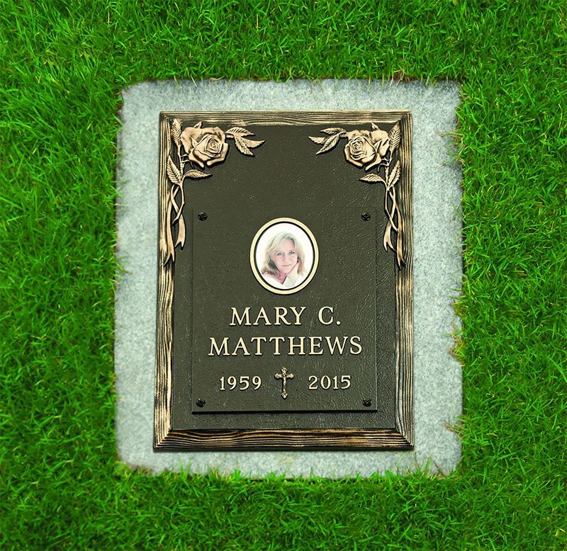 Lawn Vault Memorialization flat on the ground grave marker at Hiwassee Memorial Gardens in TN