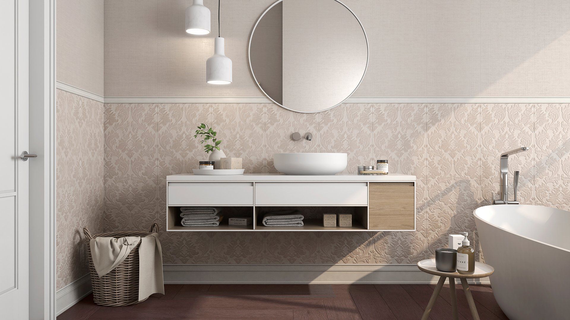 Un bagno con lavandino, specchio e vasca.