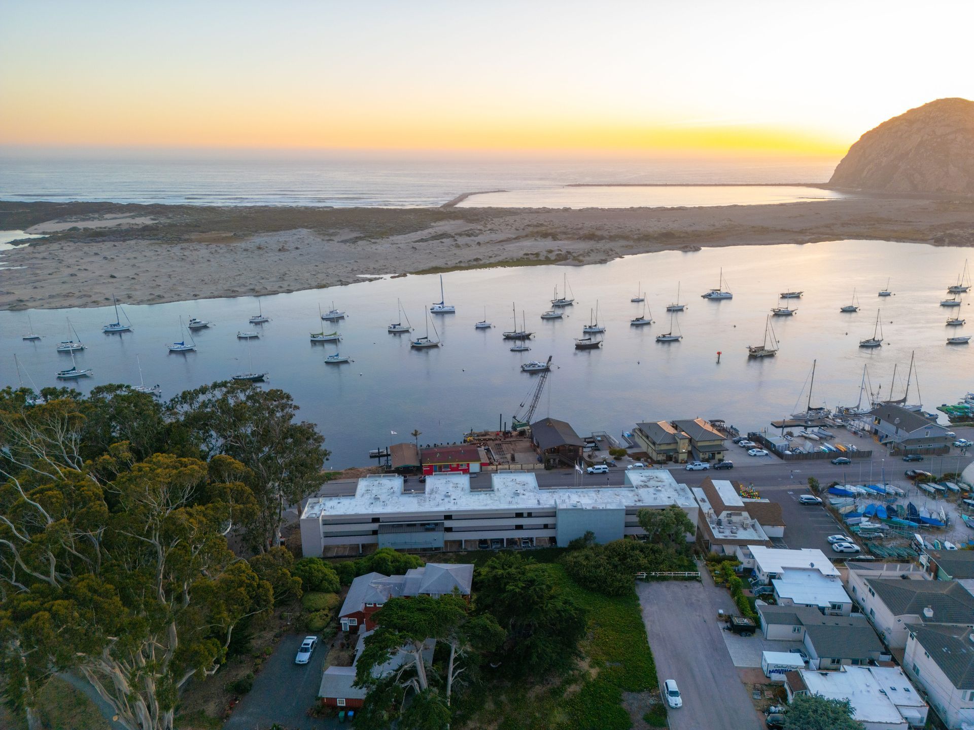 Morro Bay Inn & Suites | 456 Embarcadero