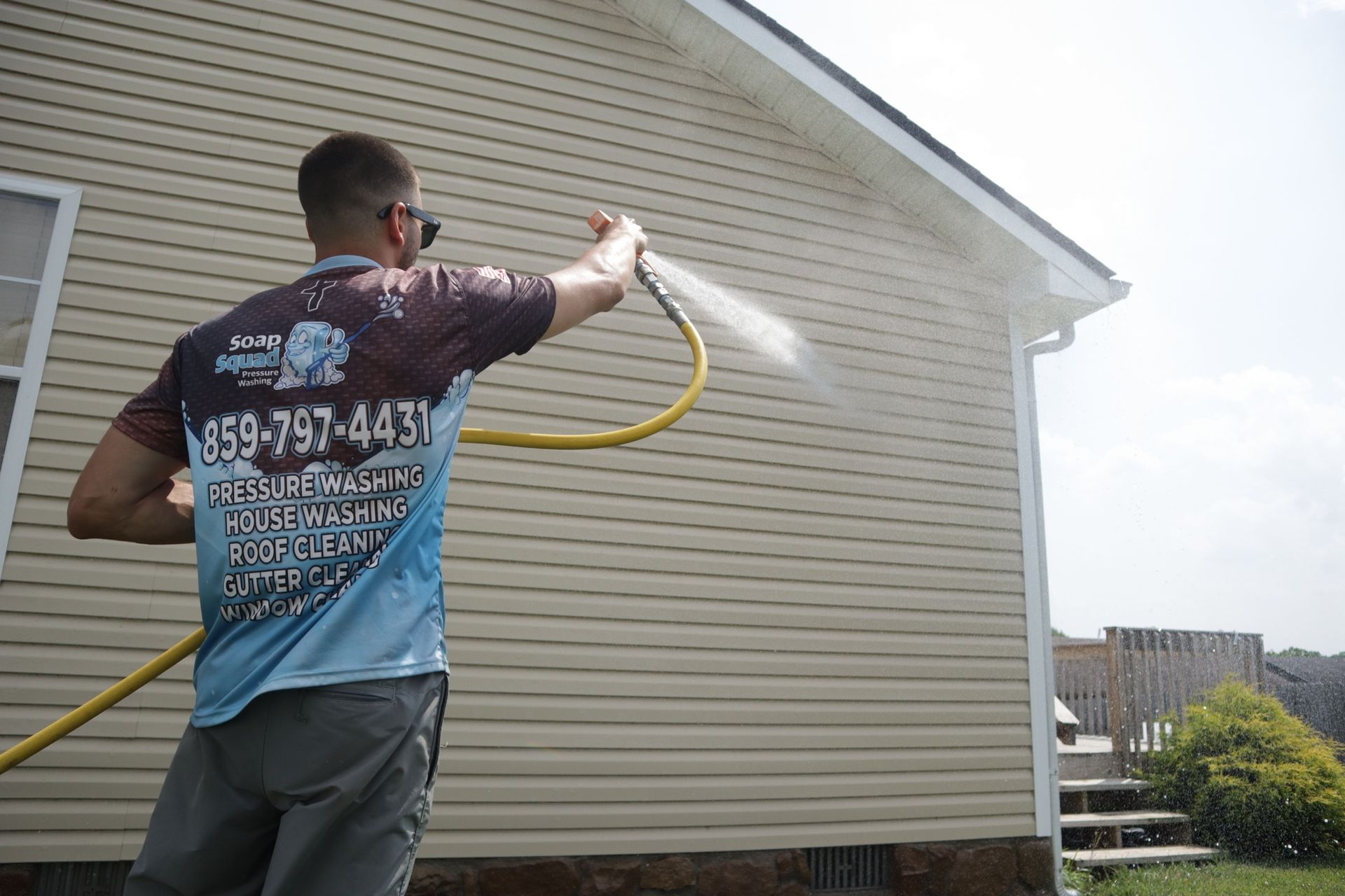 Siding Cleaning Using Pressure Washing