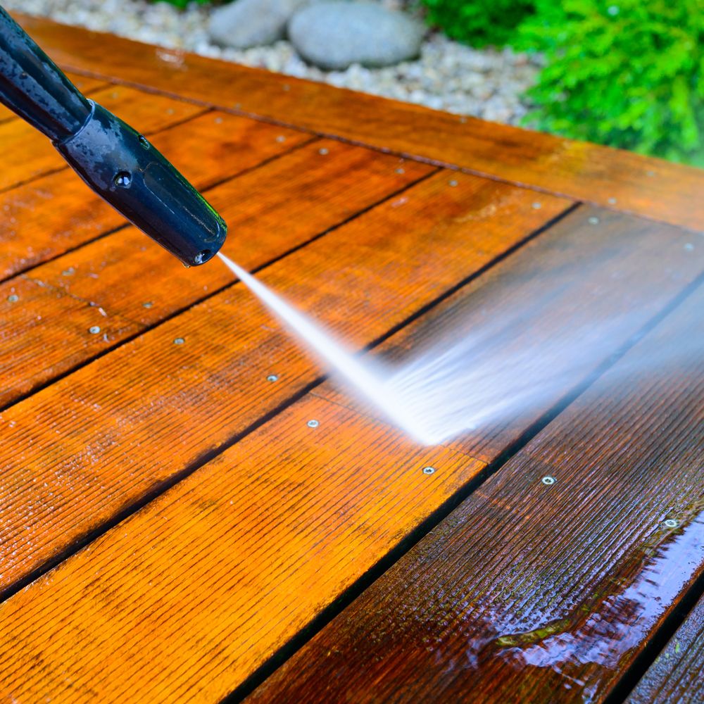 Detailed Wooden Deck Cleaning