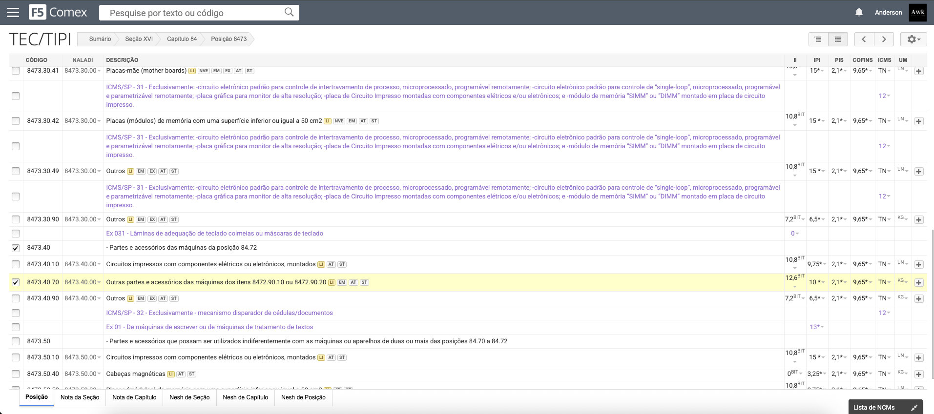 Página da Web com título e três miniaturas de vídeo.