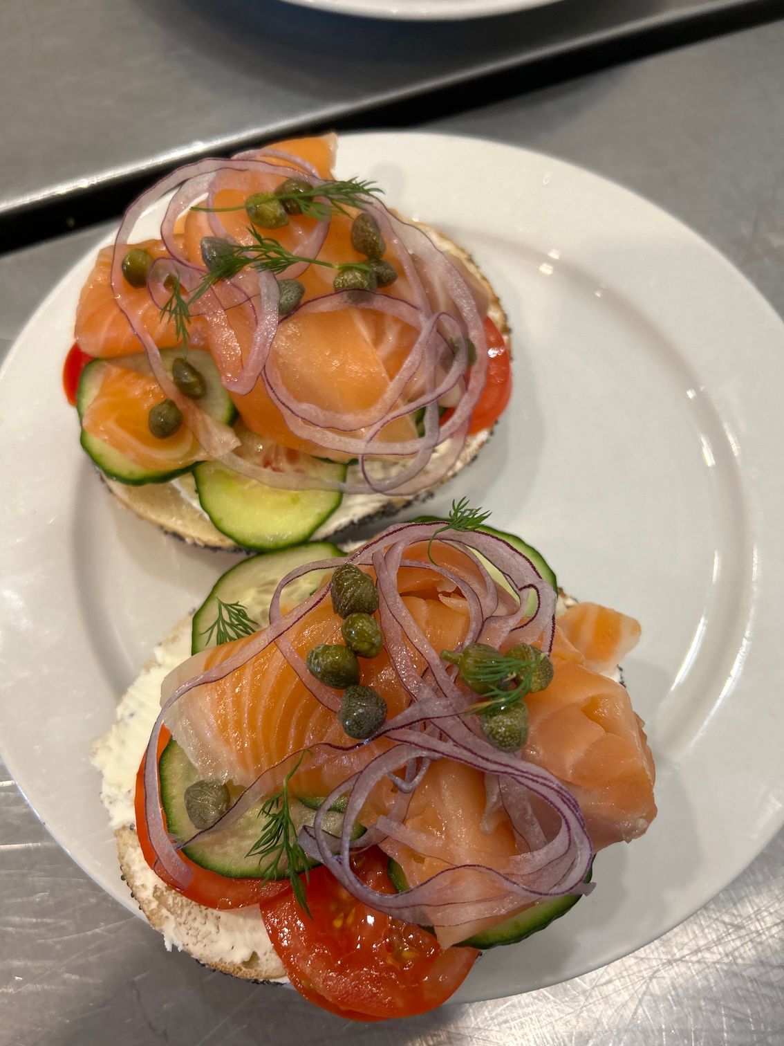 BAGELTOPIA Lox Bagel Sandwich