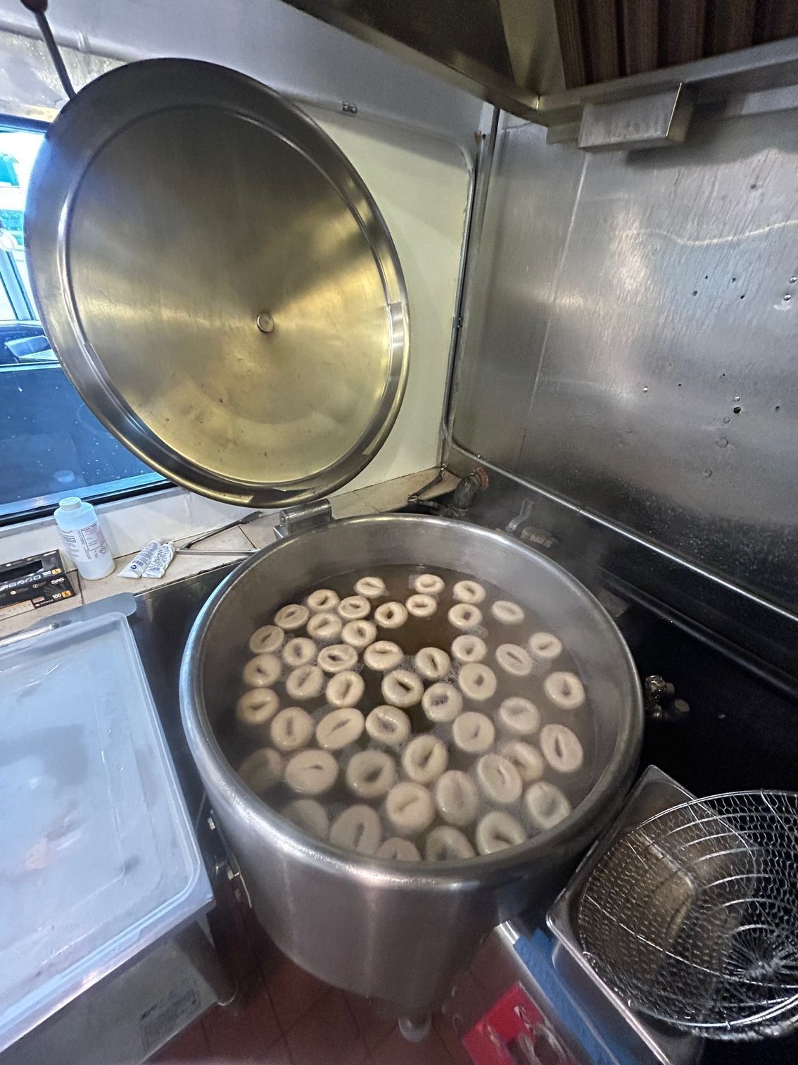 BAGELTOPIA Bagels Boiling