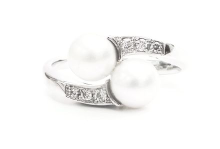 Cattelan - anello contrariè oro bianco perle e diamanti