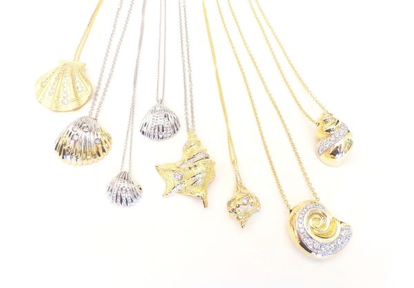 Cattelan - conchiglie in oro 750 e diamanti; conchiglie in oro;