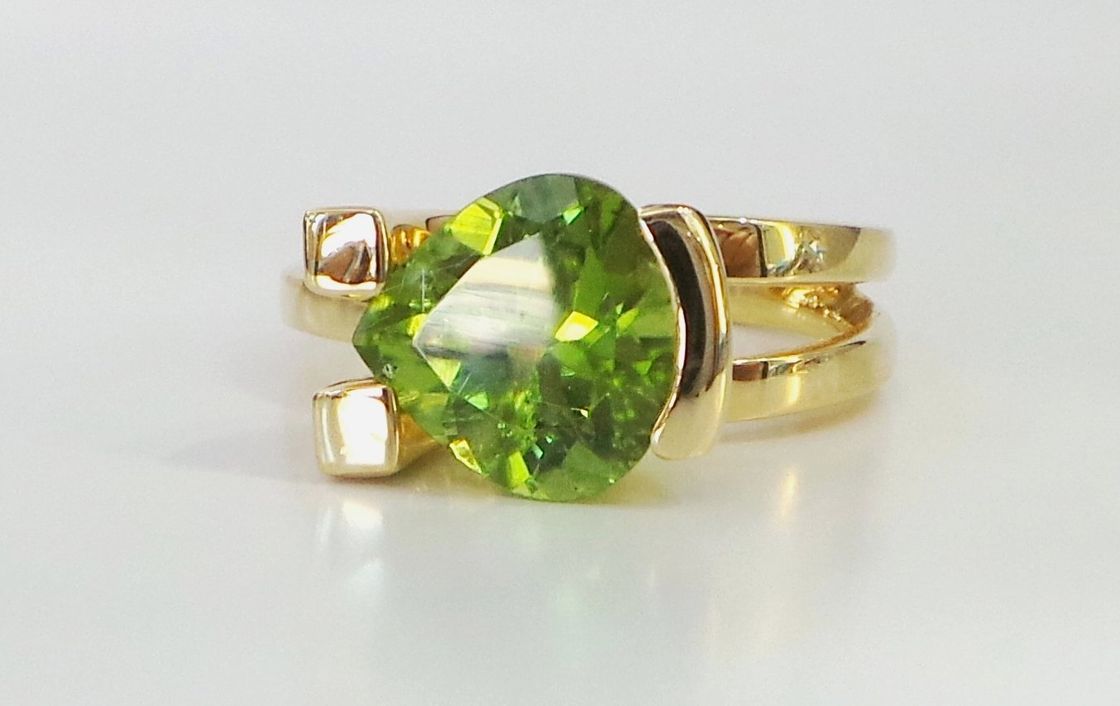 Cattelan - anello oro giallo 750 - peridoto naturale a goccia