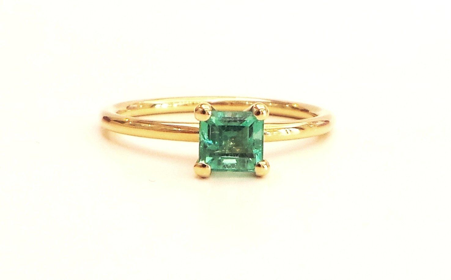 Cattelan - anello in oro giallo 750 con smeraldo