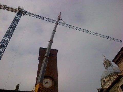 gru elettriche lavori