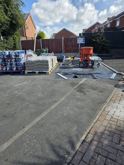 mixing of resin during a resin driveway install in leicestershire coalville