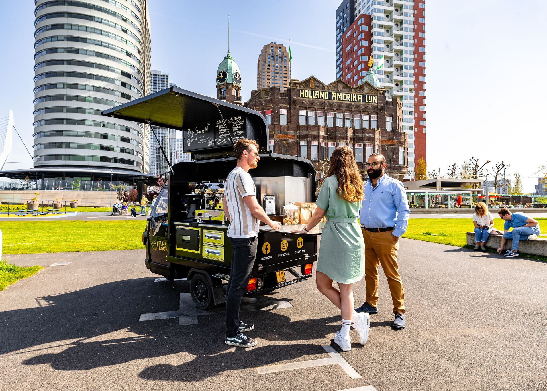 mobiele koffiebar Blije Boon tuktuk in Rotterdam tijdens evenement