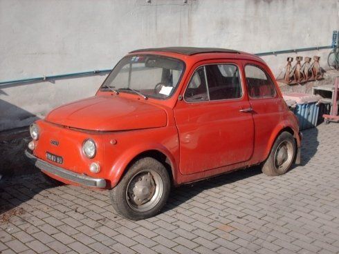 fiat 500 prima di un intervento di restauro
