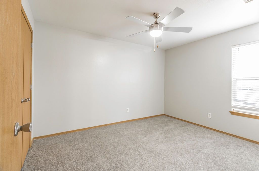 the Ridges at bentonville room empty