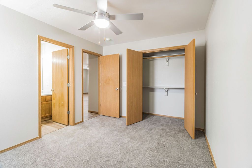 the Ridges at bentonville closet