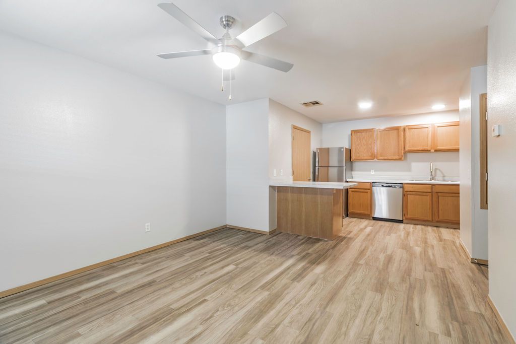 the Ridges at bentonville living room area with kitchen