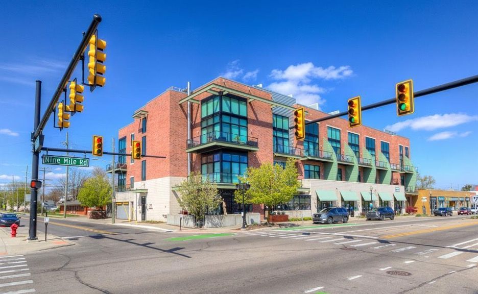 211 E 9 Mile Rd Unit 311 Ferndale, MI