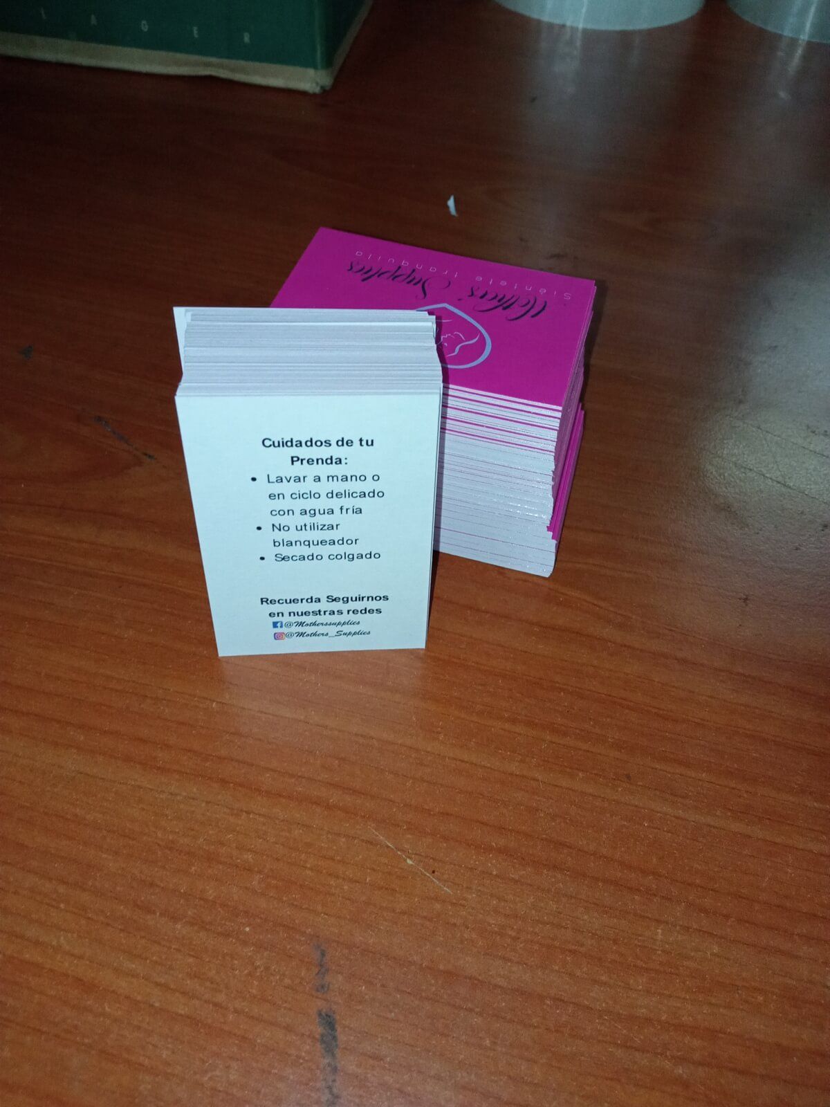 Etiquetas y similares