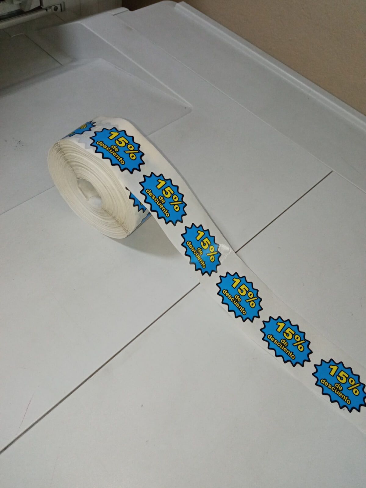 Etiquetas y similares