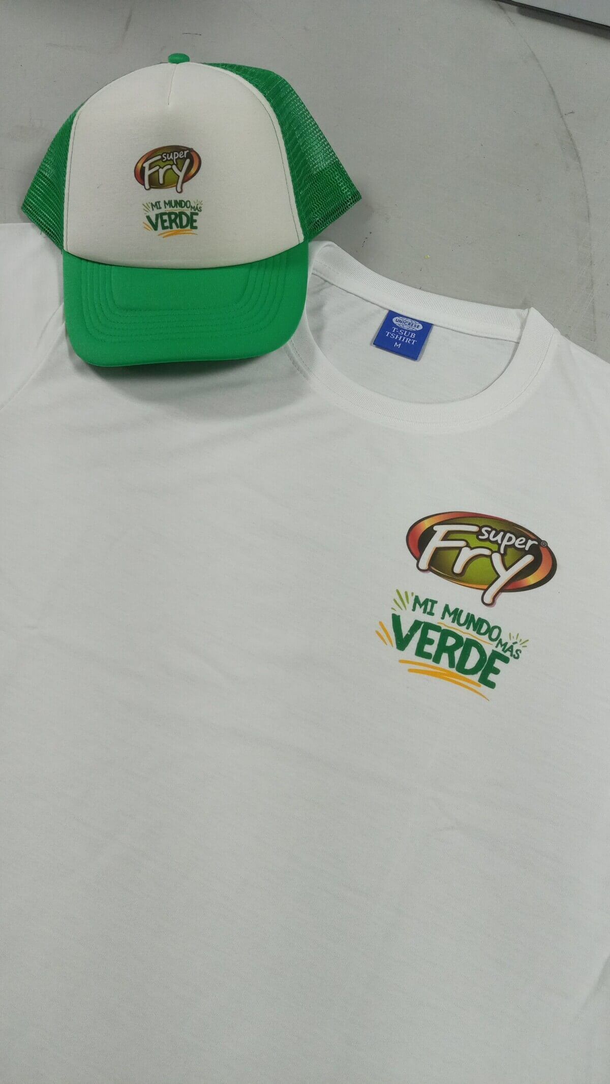 Etiquetas y similares