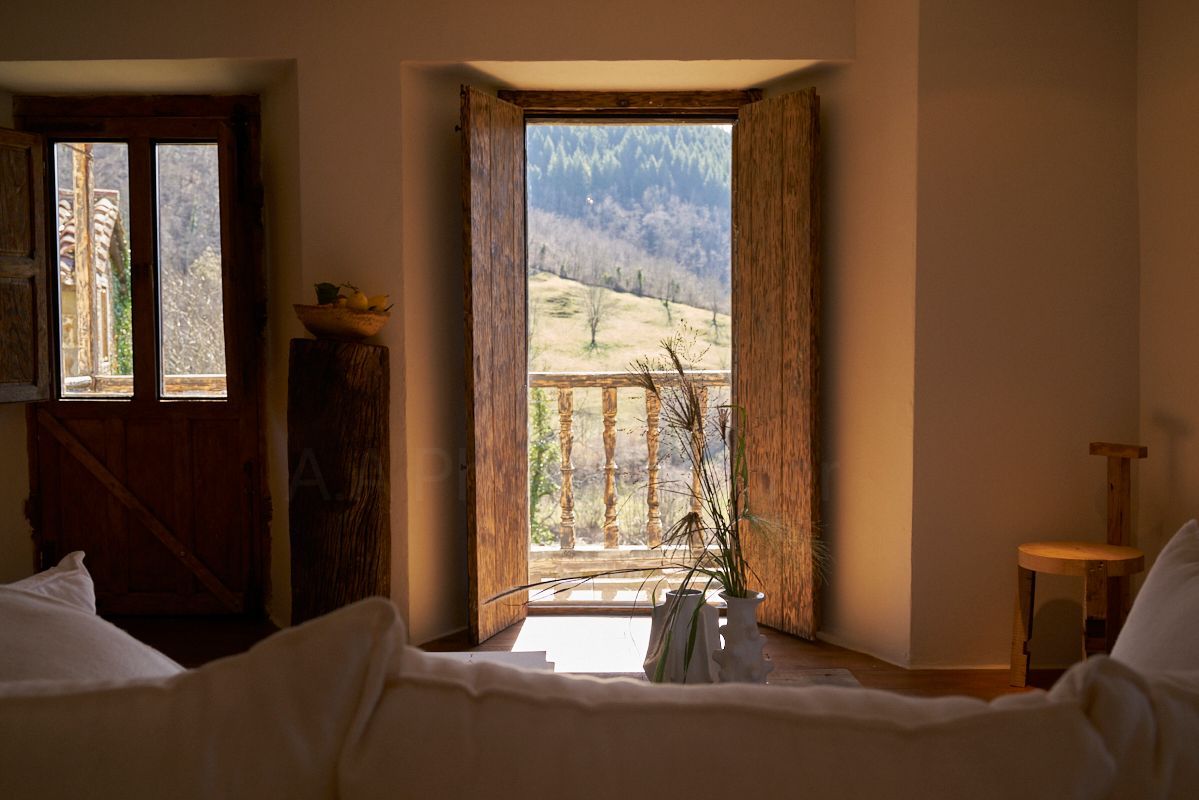 Vistas desde las ventanas del salón y el balcón del apartamento 6. Categoría Cozy.