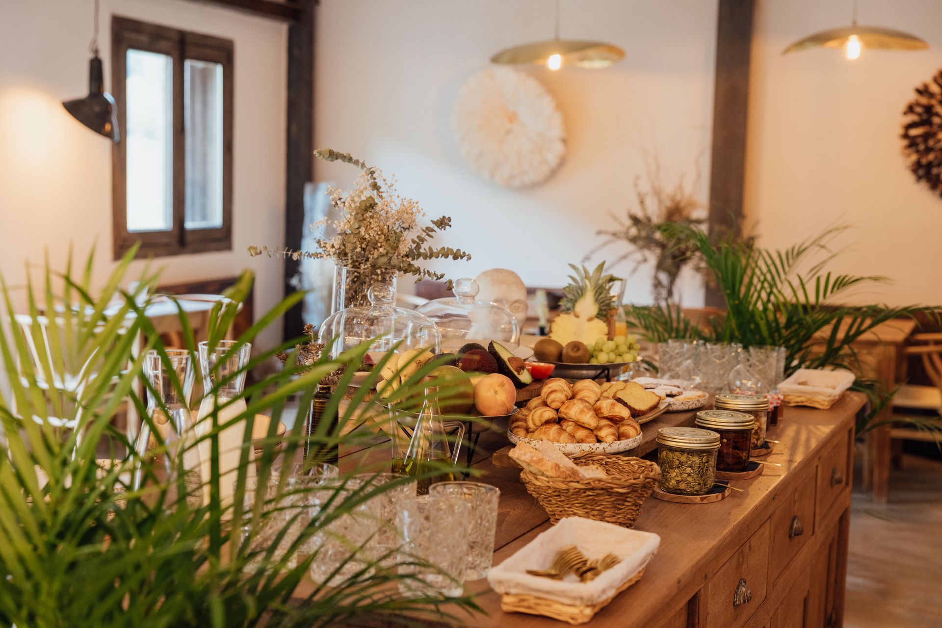 Solo Palacio buffet breakfast. Local products. Fruits, natural juices, cured meats, and Asturian cheeses.