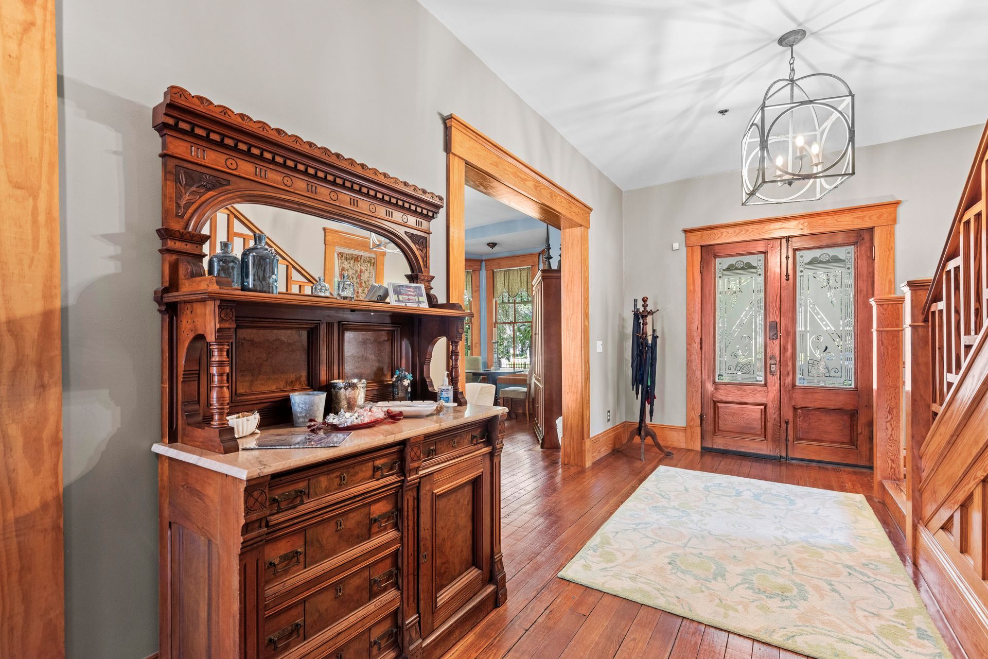 The gorgeous foyer of the Laurel Oak Estate.