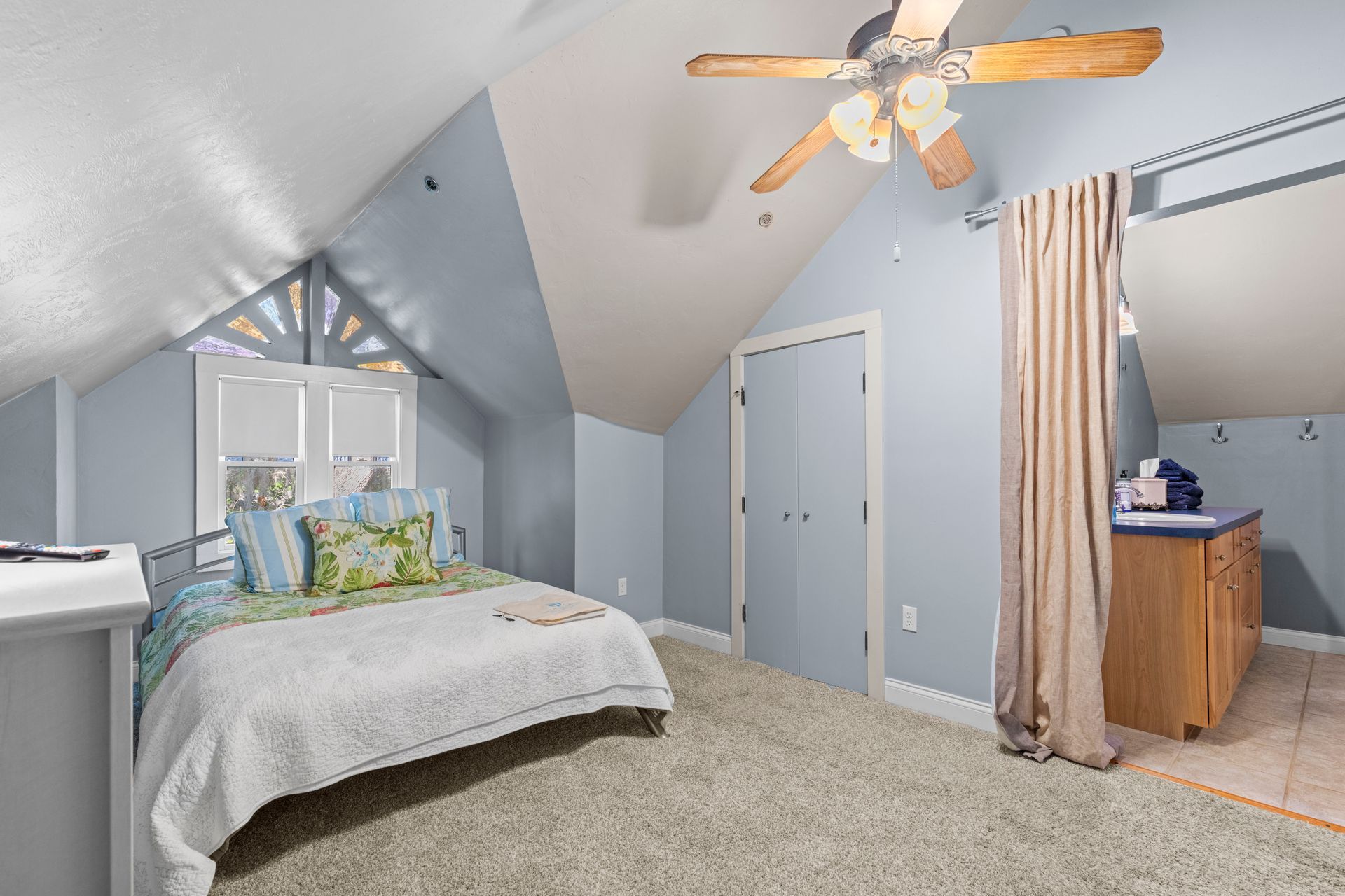 One of the bedrooms on the 3rd floor of the Laurel Oak Inn