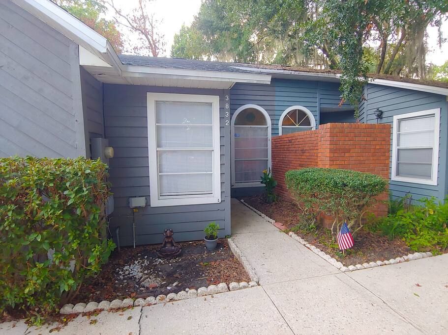 outside walk way of Condo in gainesville