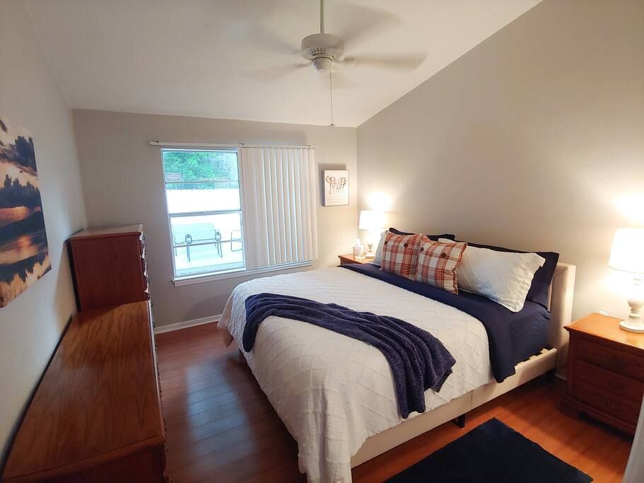 bedroom of a condo for 6 people