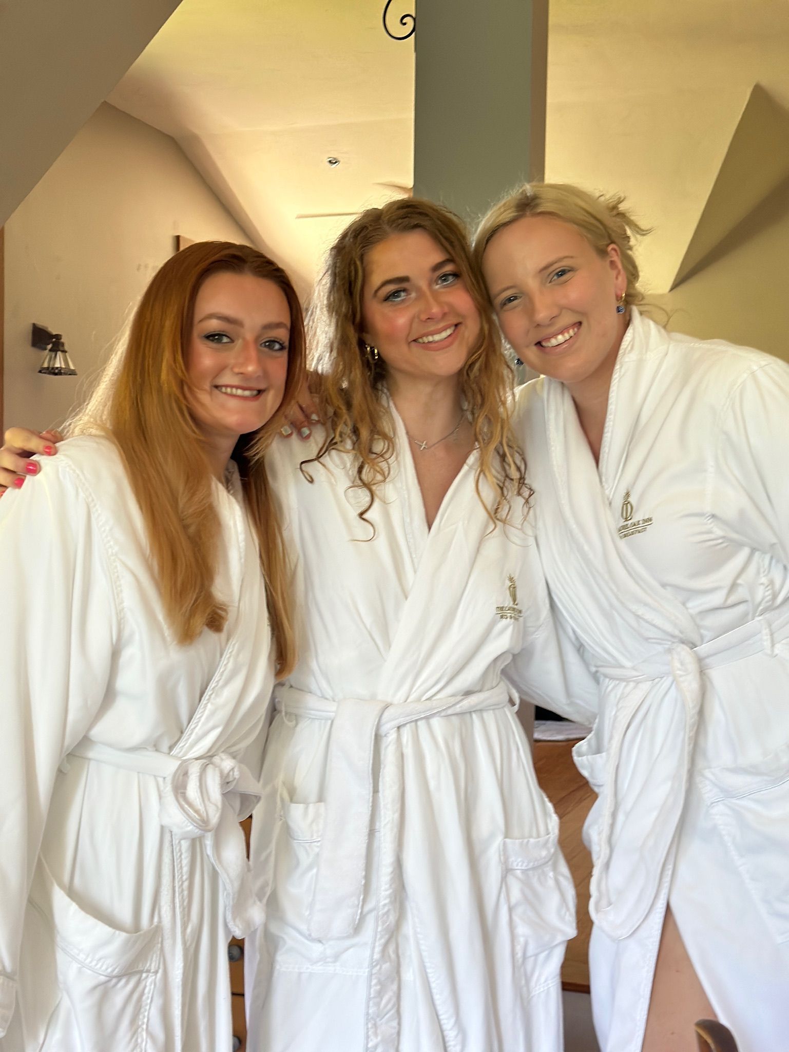 bridal party get ready together at the laurel oak inn