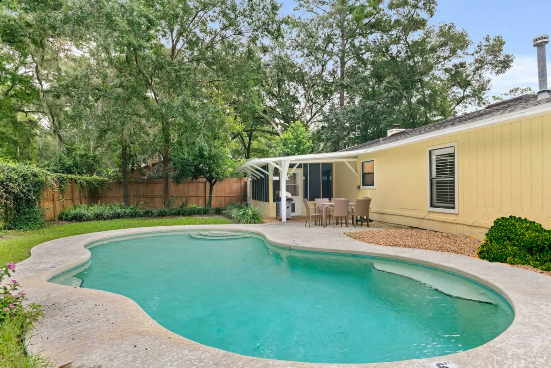 Gainesville, FL Pool Rental airBNB - StayGainesville