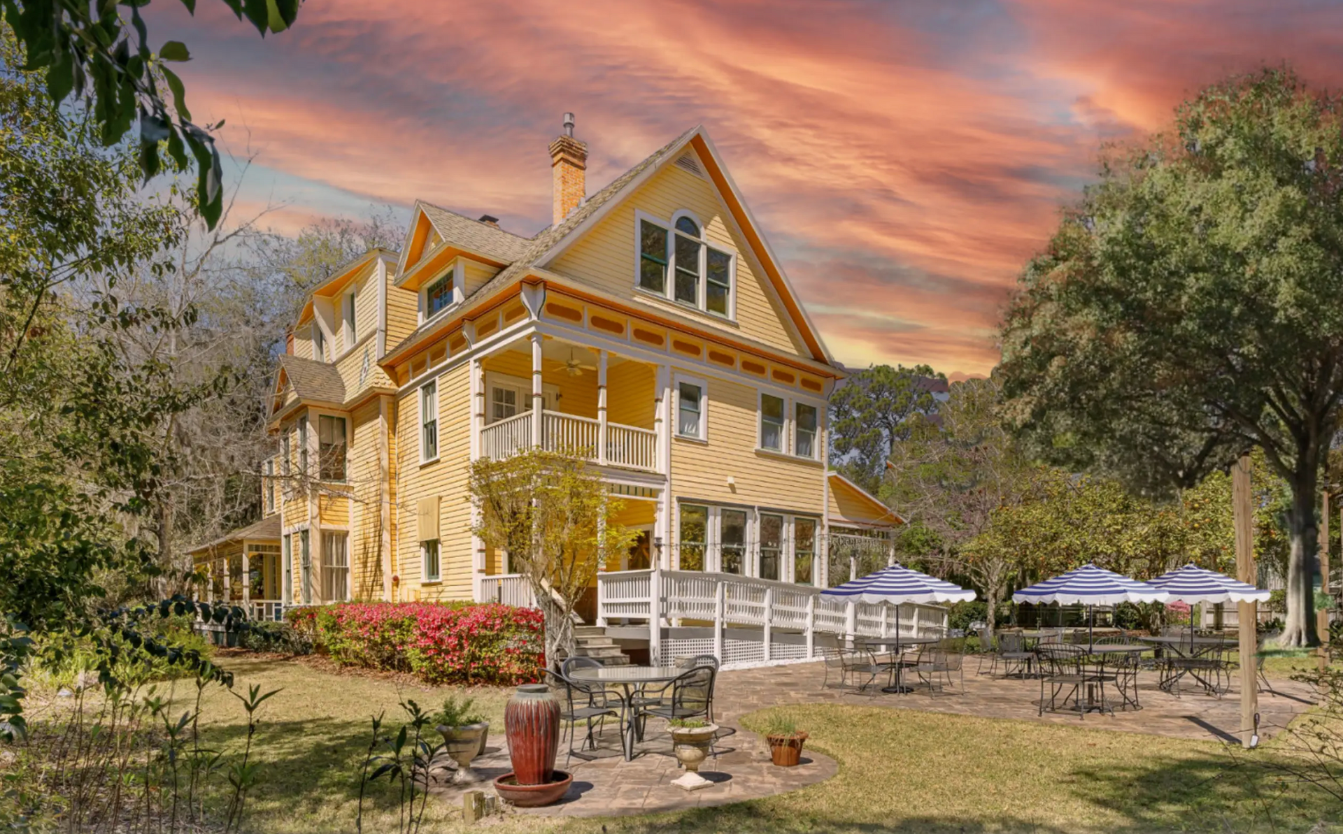 The Laurel Oak Inn has been converted to a whole home AirBNB rental.