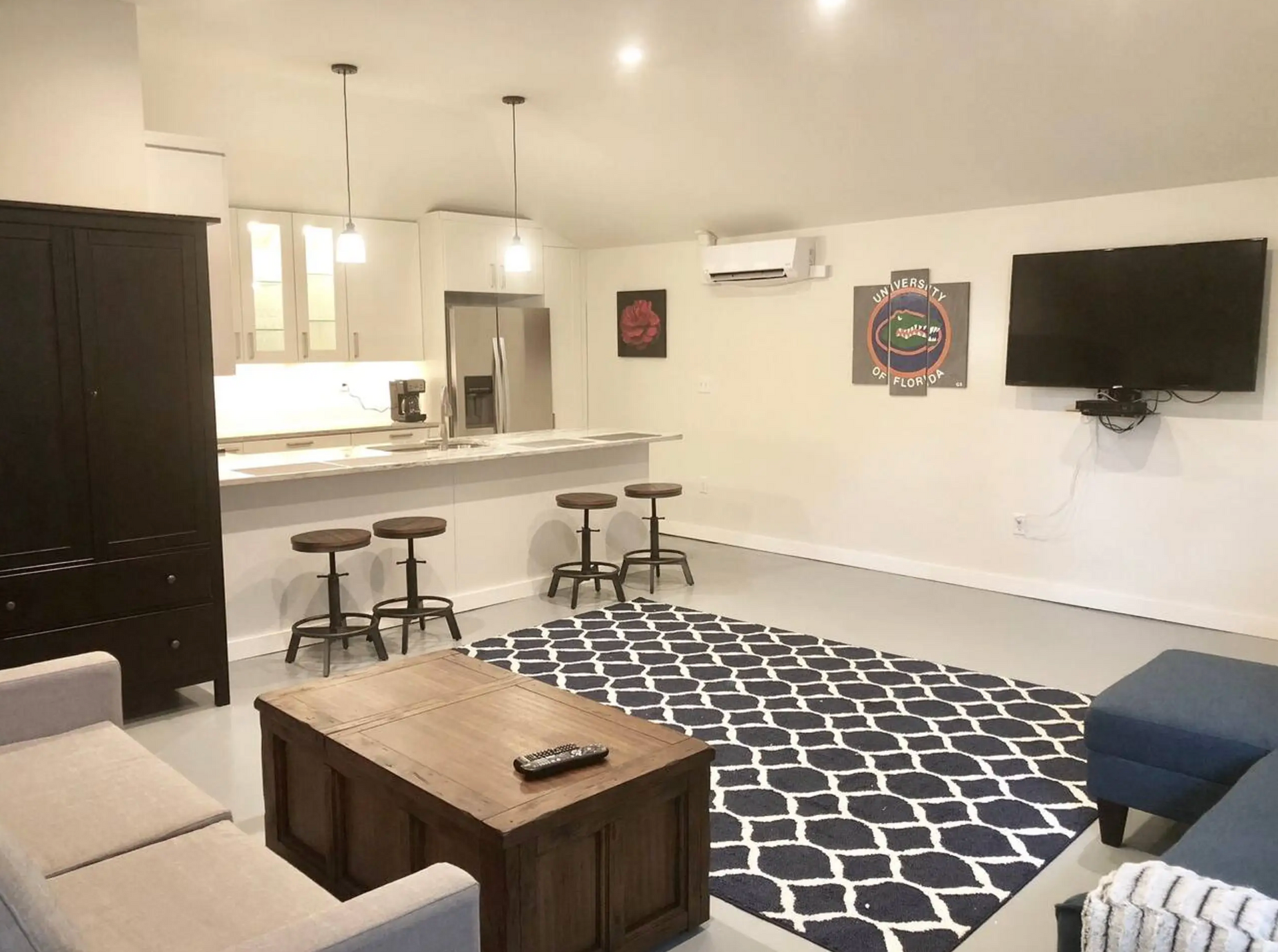 The Stadium House Studio apartment - StayGainesville