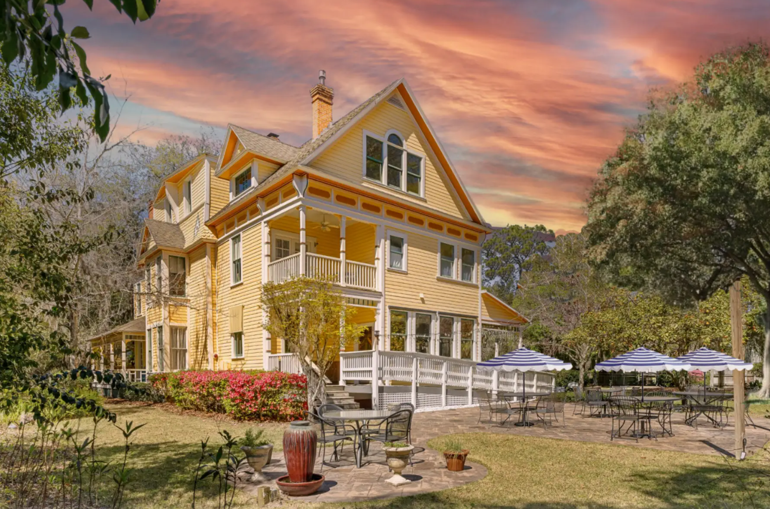 AirBNB homes with outdoor space