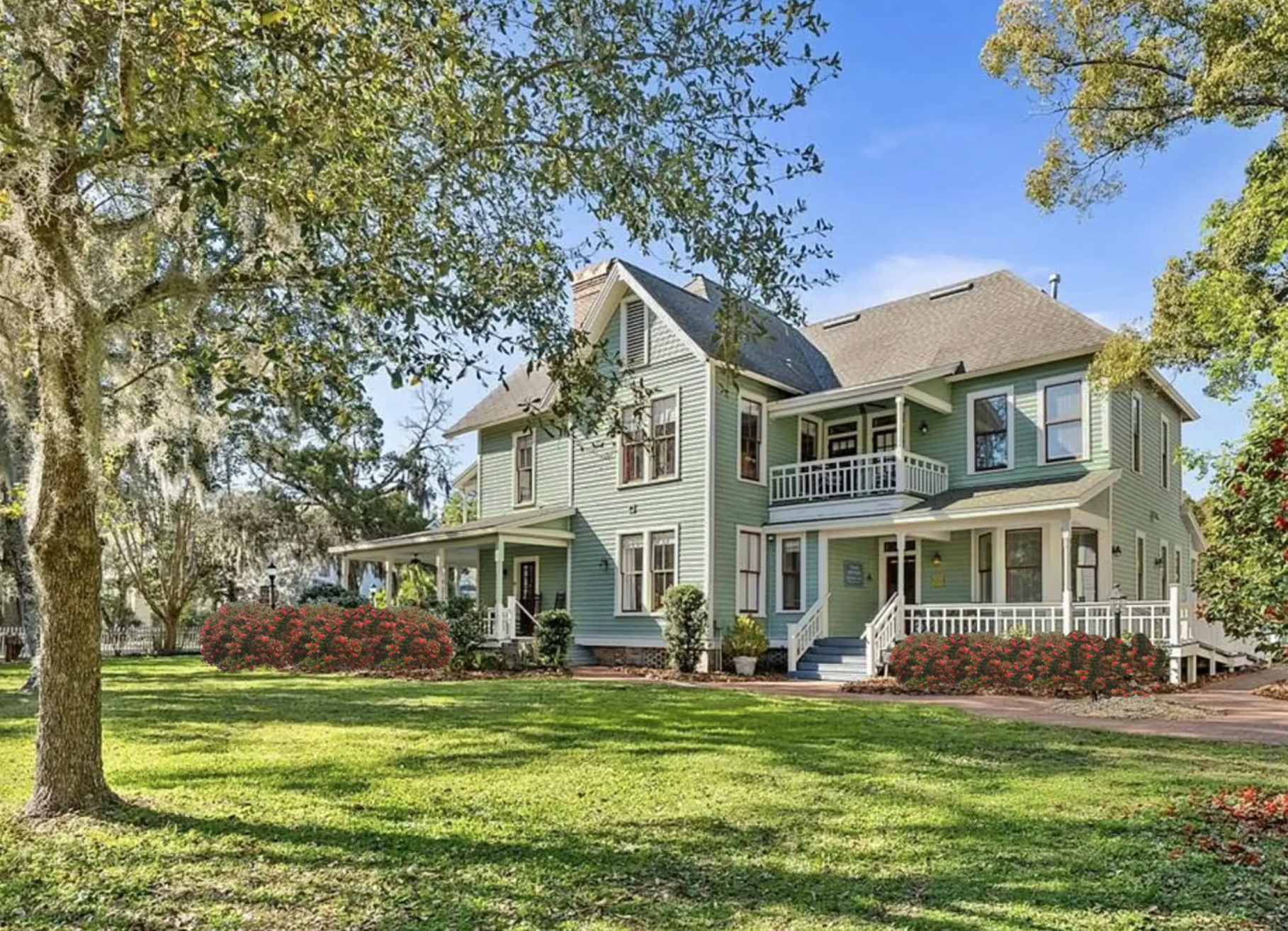 AirBNB homes with outdoor space